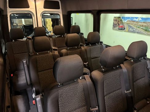 Used 2019 Mercedes-Benz Sprinter 2500 image 31