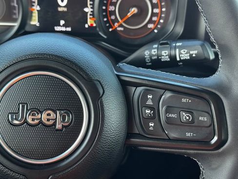 Certified 2025 Jeep Wrangler Unlimited Rubicon w/ Convenience Group AWD/4WD image 25