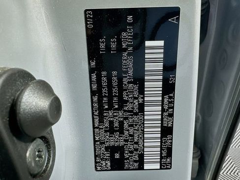 Certified 2023 Toyota Highlander Bronze Edition image 35