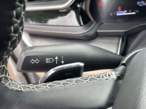 Used 2022 Jeep Grand Cherokee L Limited w/ Luxury Tech Group II AWD/4WD image 16