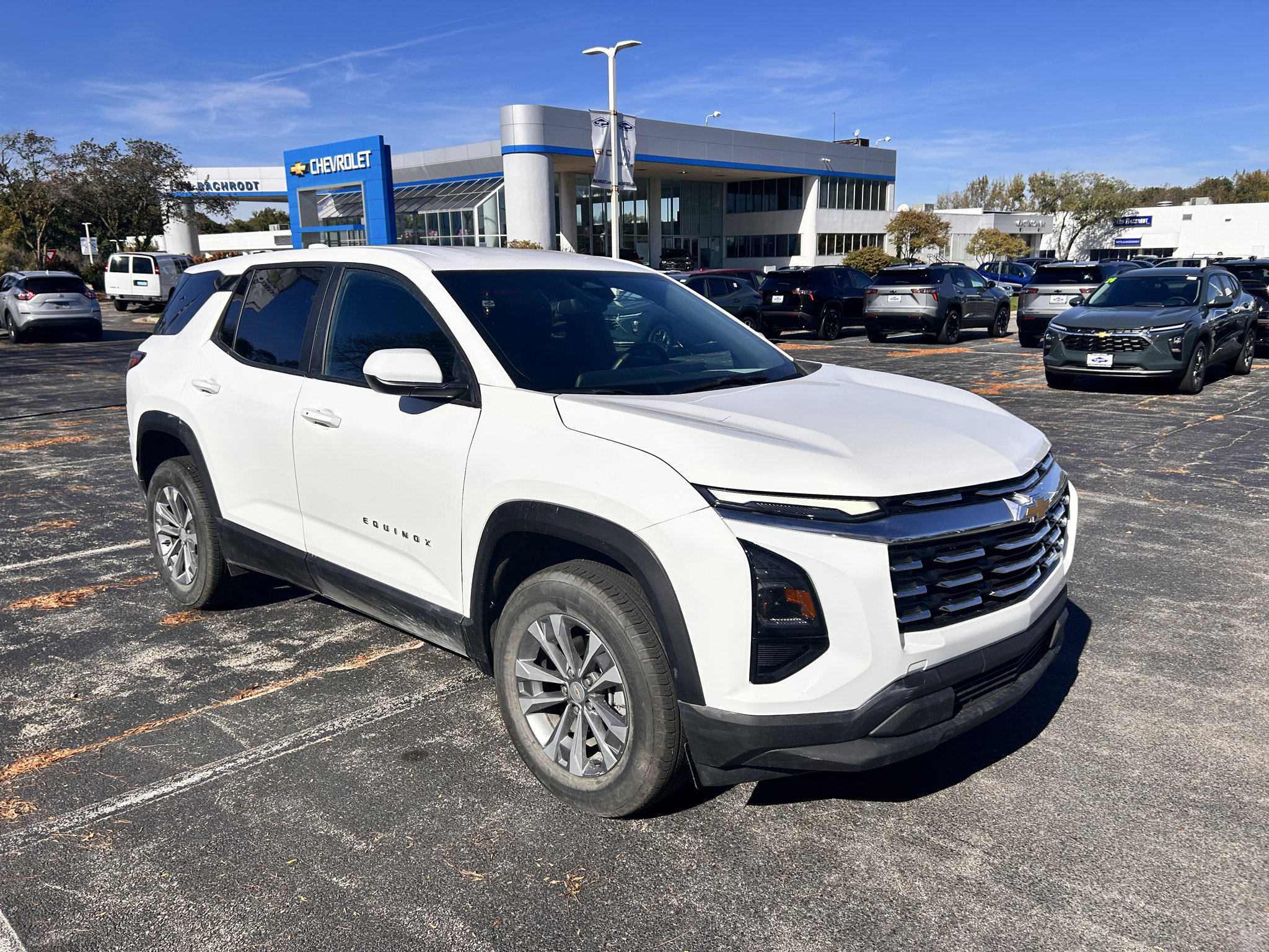 Used 2025 Chevrolet Equinox LT AWD/4WD image 1
