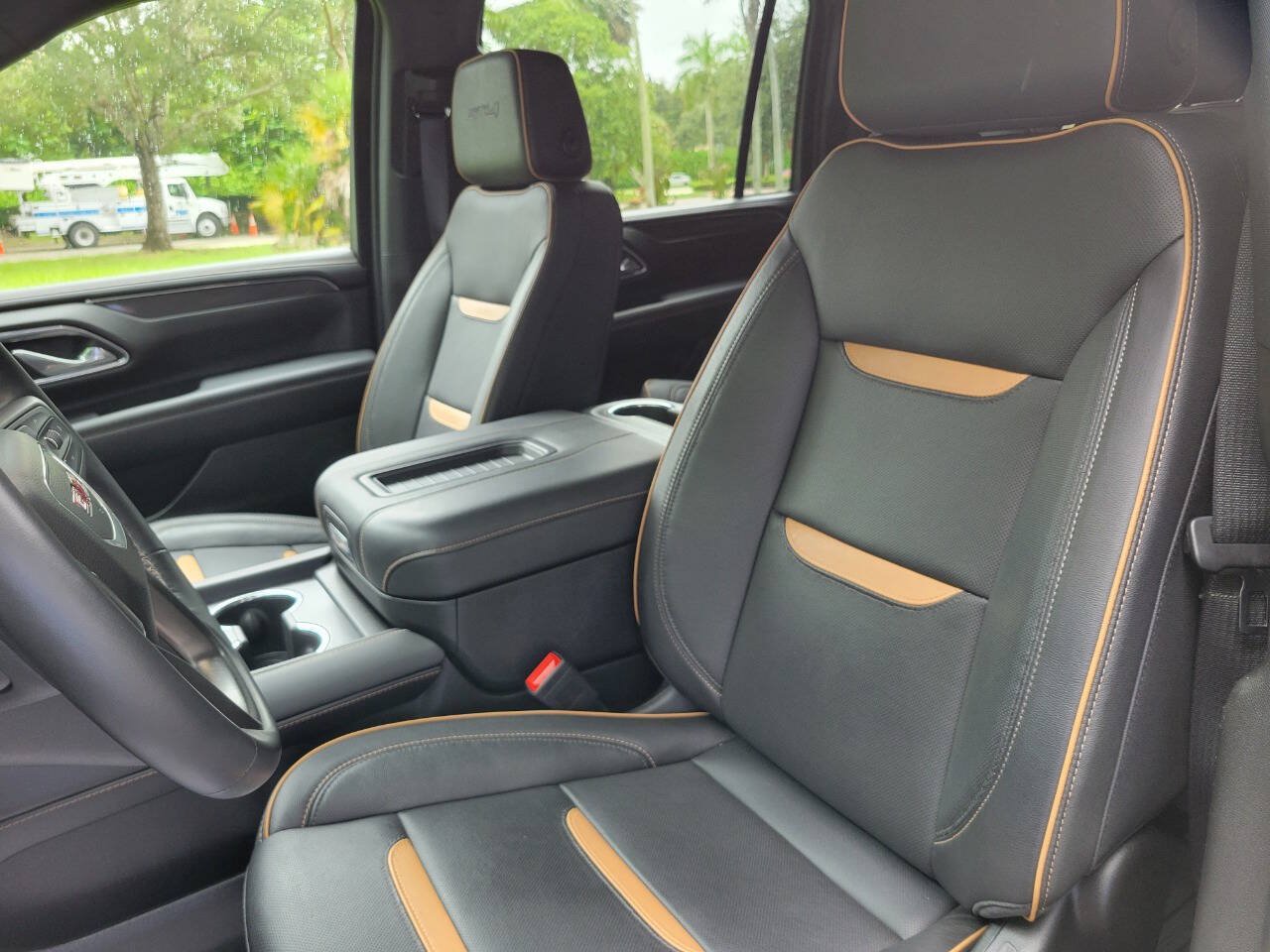 Used 2023 GMC Yukon XL AT4 AWD/4WD image 24