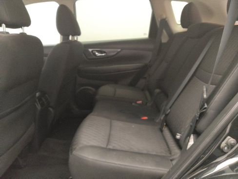 Used 2018 Nissan Rogue SV image 18