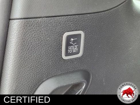 Used 2022 Jeep Wagoneer Series III w/ Rear Seat Video Group 1 AWD/4WD image 15