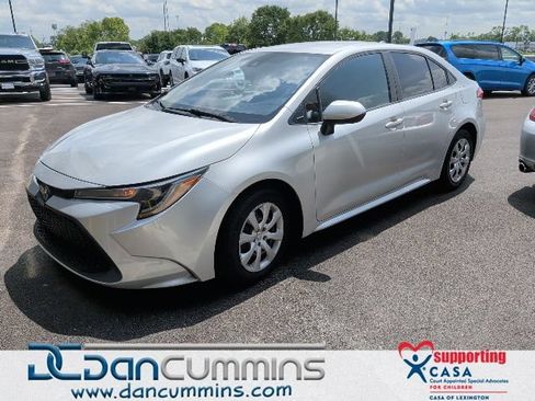 Used 2020 Toyota Corolla LE FWD image 1