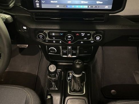 Used 2024 Jeep Wrangler Sport S image 28