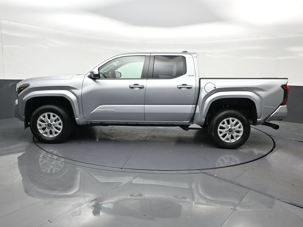Used 2025 Toyota Tacoma SR5 RWD image 2