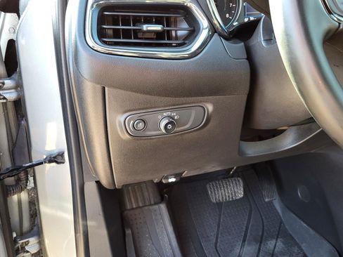 Used 2023 Chevrolet Equinox RS w/ LPO, Floor Liner Package image 19
