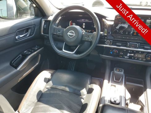 Used 2023 Nissan Pathfinder Platinum AWD/4WD image 15
