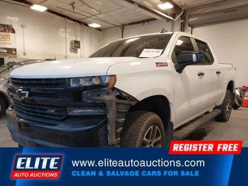 Used 2019 Chevrolet Silverado 1500 LT Trail Boss AWD/4WD image 11