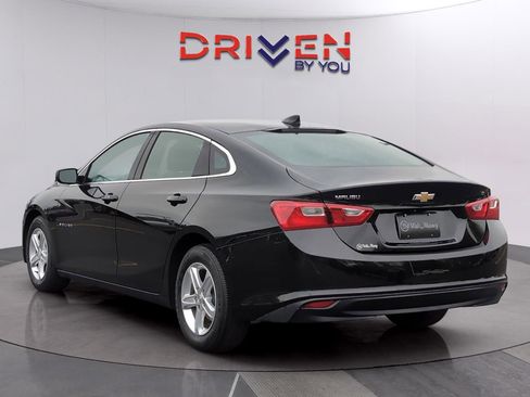 Used 2023 Chevrolet Malibu LT image 3