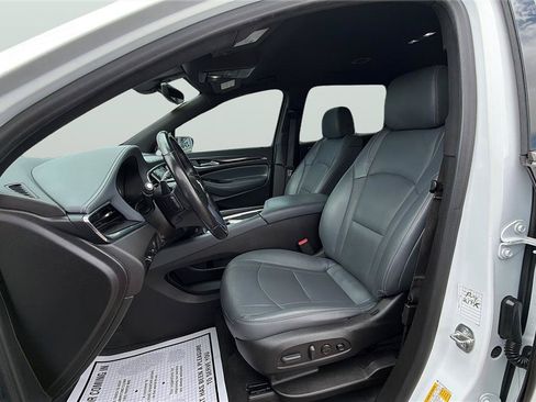 Used 2022 Buick Enclave Premium AWD/4WD image 30