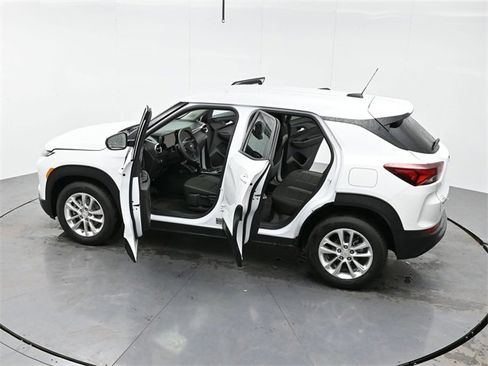 Used 2024 Chevrolet TrailBlazer LS w/ LS Convenience Package image 39