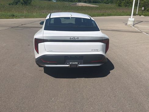 Used 2025 Kia K4 FWD image 4