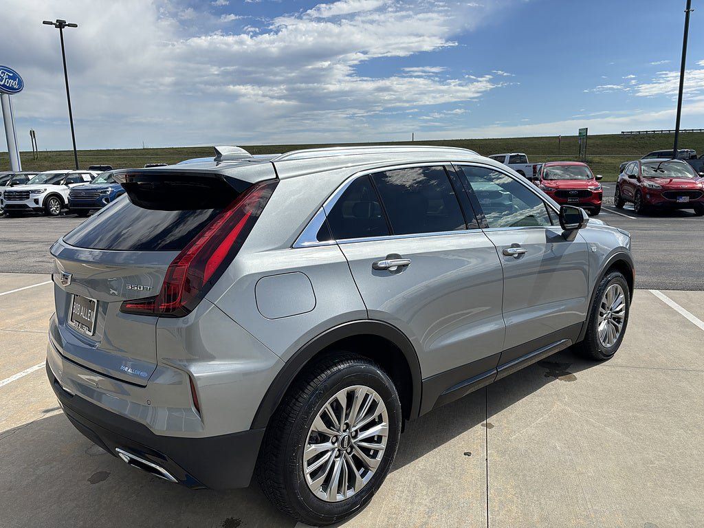 Used 2024 Cadillac XT4 Premium Luxury FWD image 5