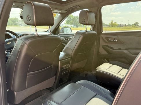Used 2023 Chevrolet Traverse Premier image 13