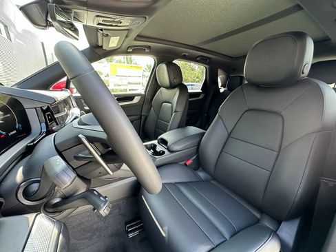 Certified 2025 Porsche Cayenne E-Hybrid AWD/4WD image 5