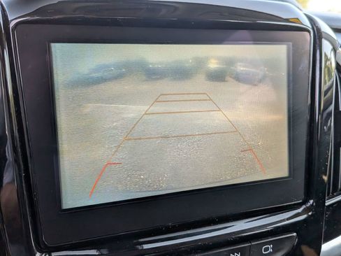Used 2018 Chevrolet Traverse LT FWD image 22