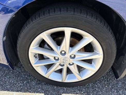 Used 2013 Toyota Prius V Five image 10