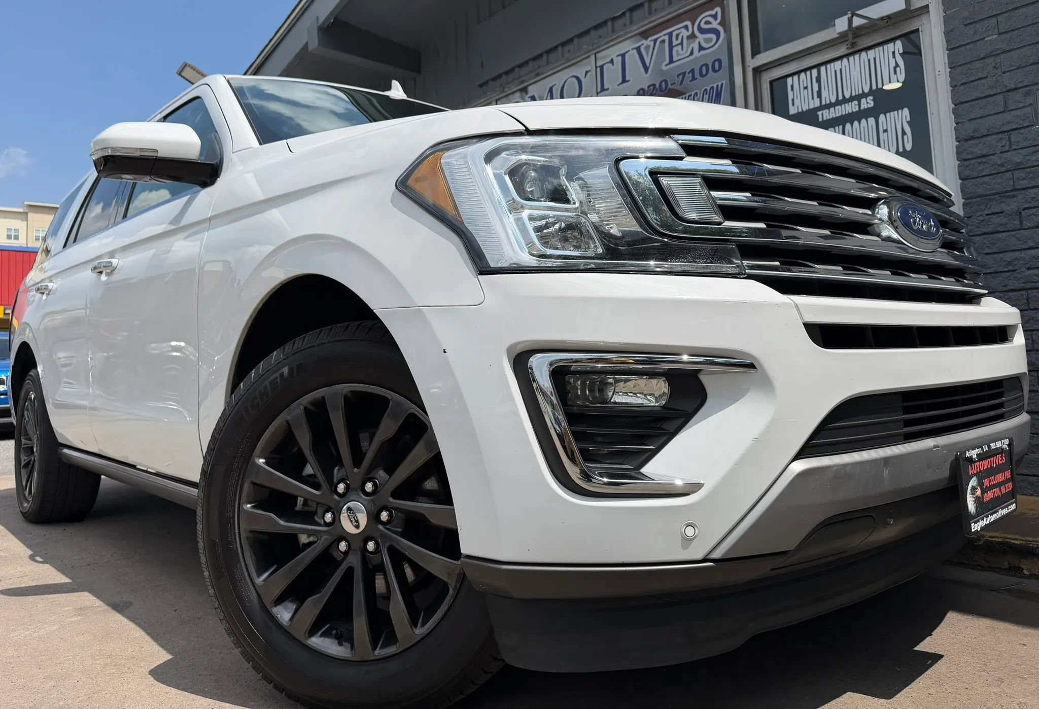 Used 2020 Ford Expedition Limited RWD image 1