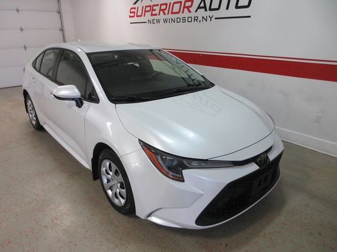 Used 2022 Toyota Corolla LE image 11