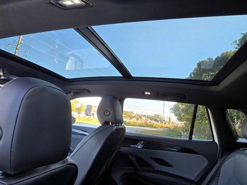 New 2026 Volkswagen Tiguan SE R-Line FWD image 23
