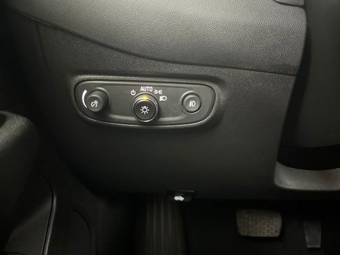 Used 2023 Chevrolet Equinox Premier AWD/4WD image 61