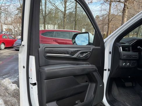 Used 2023 GMC Yukon Denali w/ Denali Reserve Package image 18