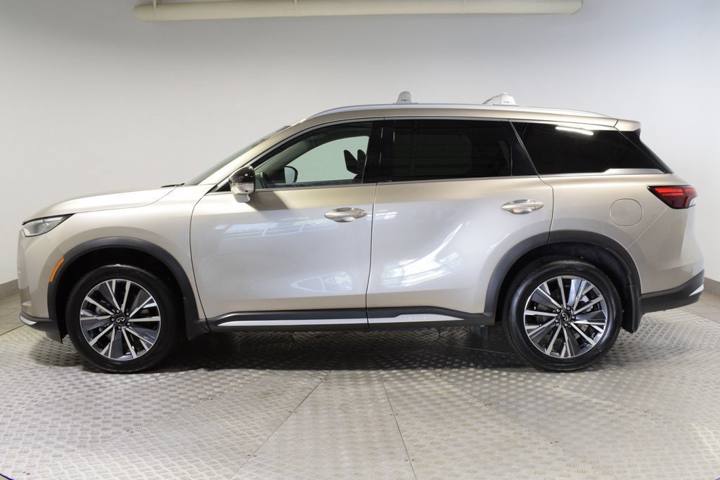 Used 2026 INFINITI QX60 Luxe w/ Family Package AWD/4WD image 2