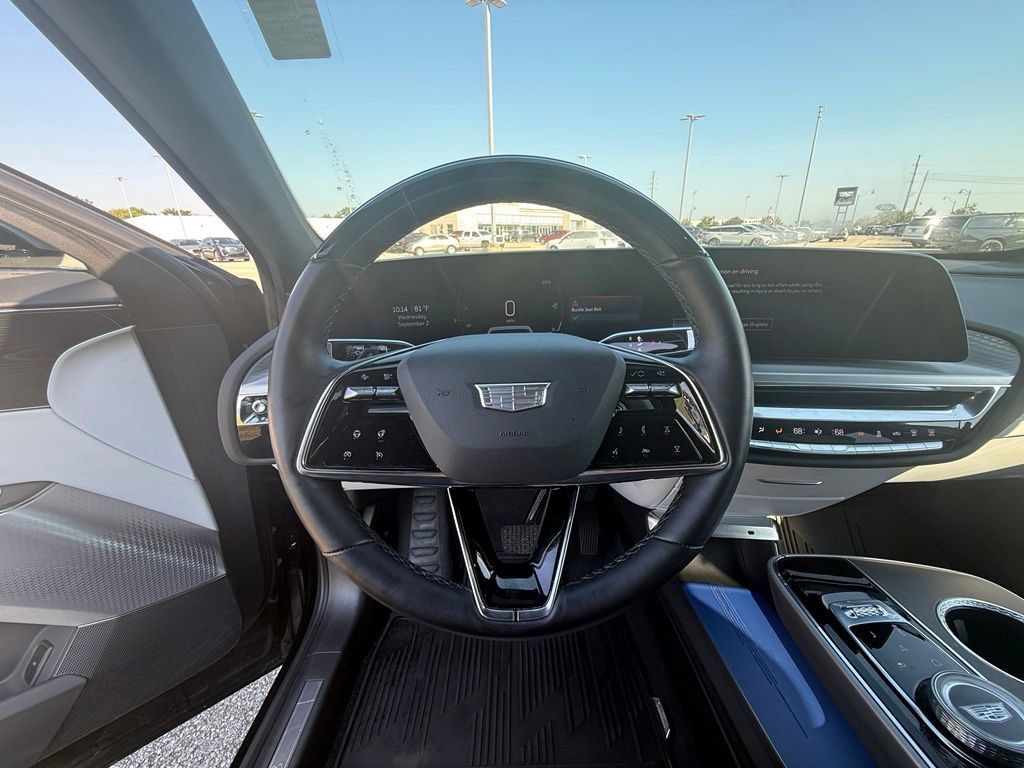 Certified 2024 Cadillac Lyriq Luxury AWD/4WD image 18