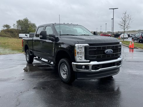 New 2026 Ford F250 XL image 2