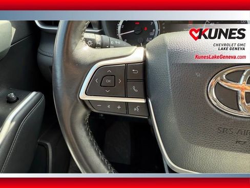 Used 2023 Toyota Highlander L image 31