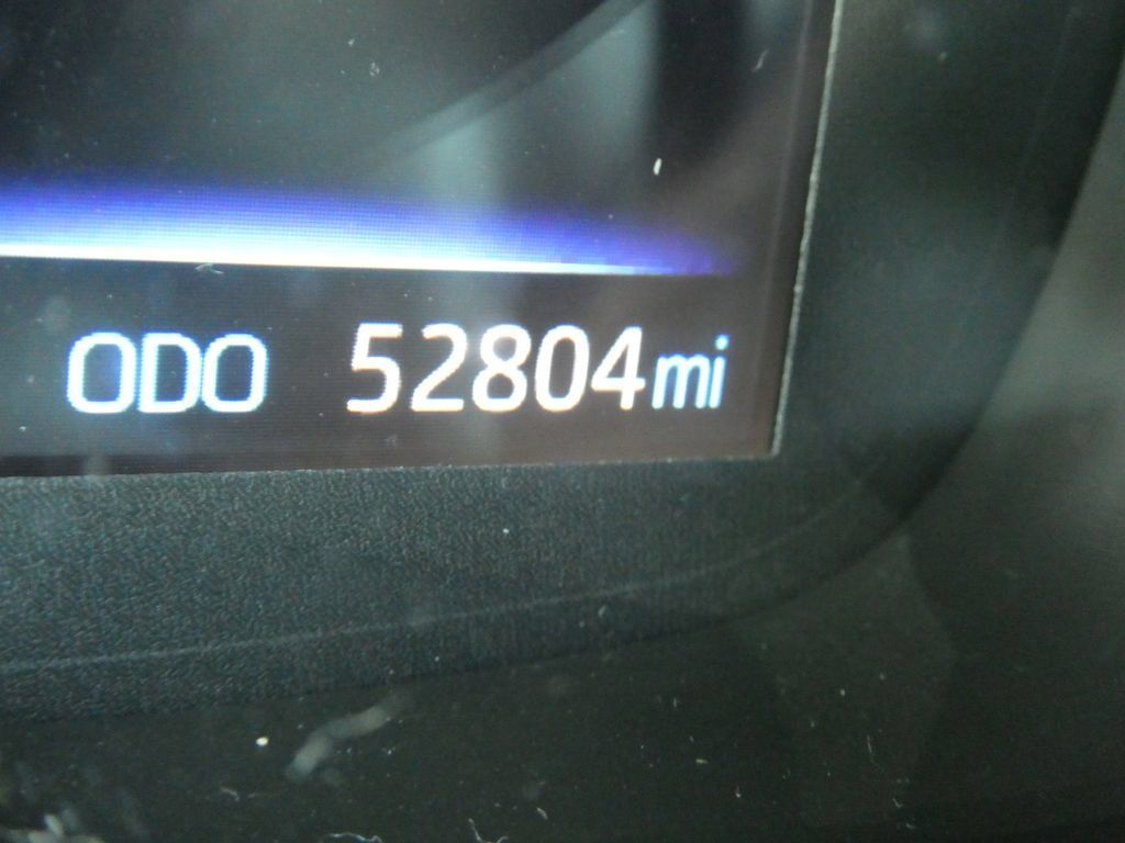 Used 2022 Toyota Corolla Cross LE AWD/4WD image 34