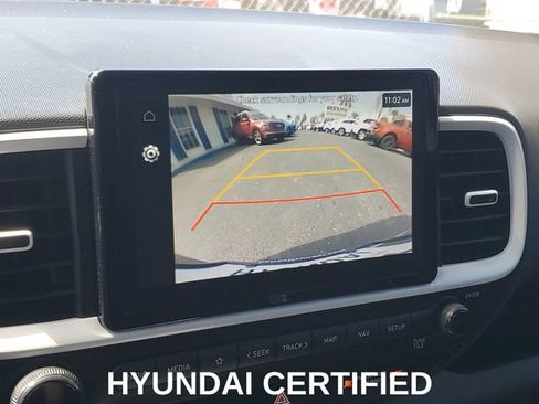 Certified 2023 Hyundai Venue Limited FWD image 18