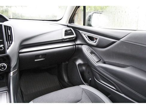Used 2023 Subaru Forester Premium AWD/4WD image 9