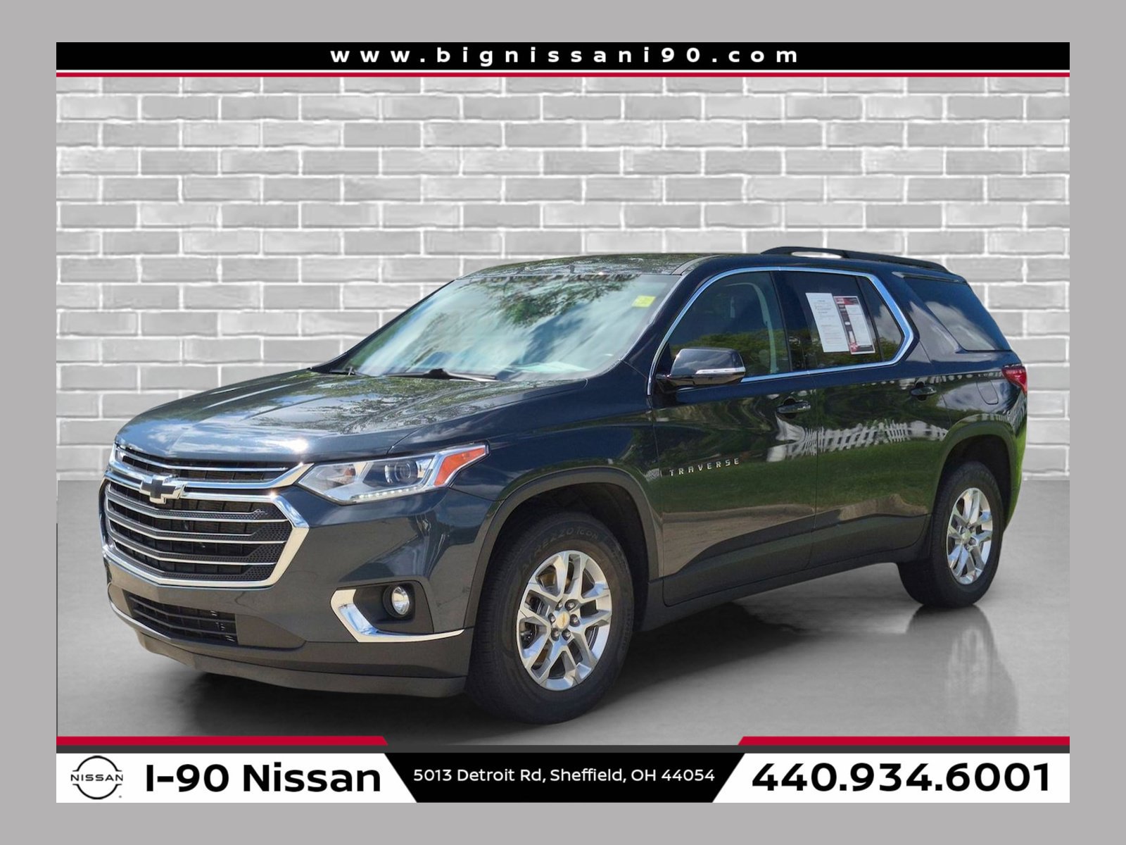 Used 2020 Chevrolet Traverse LT FWD image 1