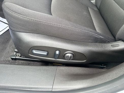 Used 2024 Chevrolet Malibu LT image 18