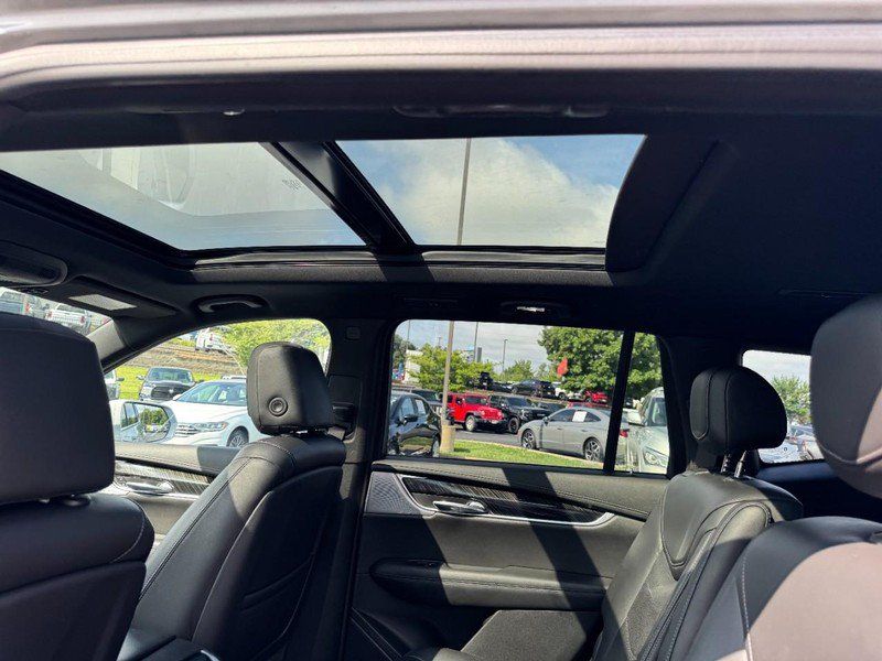 Used 2020 Cadillac XT6 Premium Luxury AWD/4WD image 11