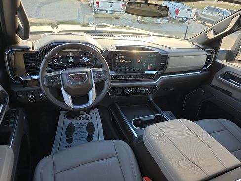 Used 2025 GMC Sierra 2500 SLT w/ SLT Premium Package image 9