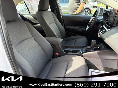 Used 2025 Toyota Corolla LE FWD image 11