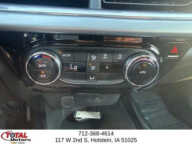 Used 2024 Chevrolet Trax LT FWD image 21