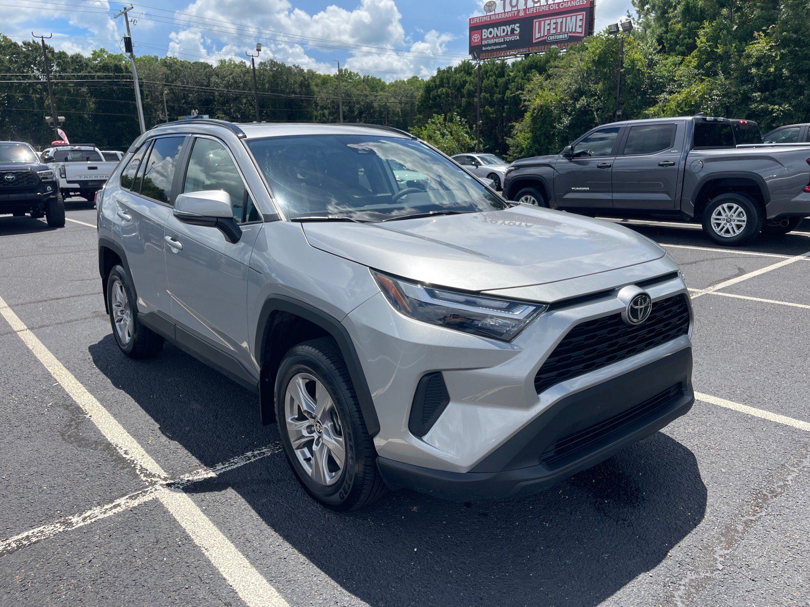 Used 2025 Toyota RAV4 XLE w/ Convenience Package FWD image 1