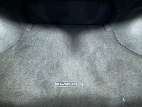 Used 2022 Hyundai Elantra SEL w/ Convenience Package FWD image 32