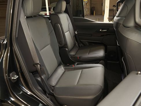 Used 2026 Lexus GX 550 AWD/4WD image 13