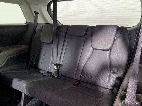 Used 2026 Kia Carnival LX FWD image 23