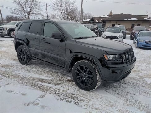 Used 2019 Jeep Grand Cherokee Altitude image 7