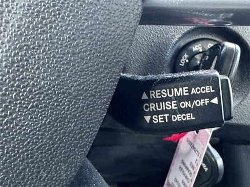 Used 2009 Chrysler Sebring Touring image 26