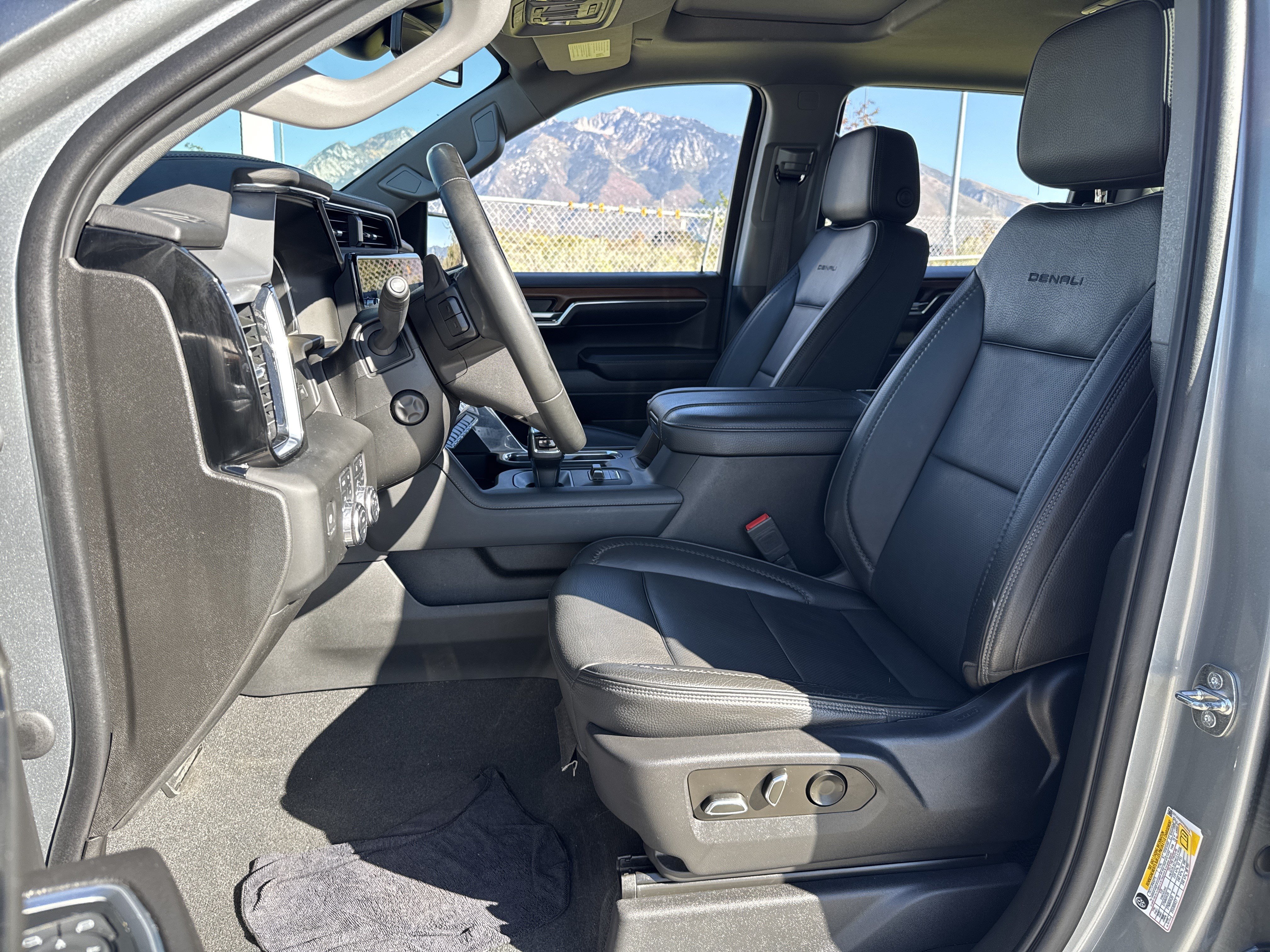 Used 2023 GMC Sierra 1500 Denali AWD/4WD image 11
