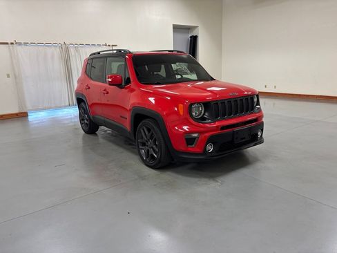 Used 2020 Jeep Renegade Altitude FWD image 2