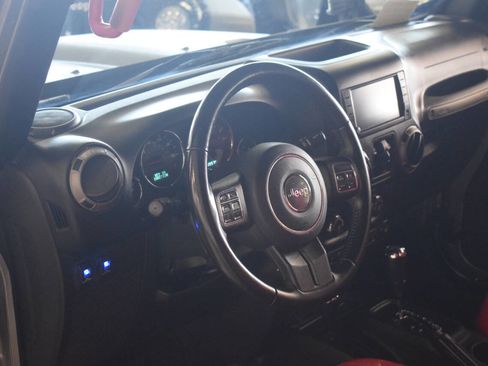 Used 2018 Jeep Wrangler Unlimited Sport S image 45